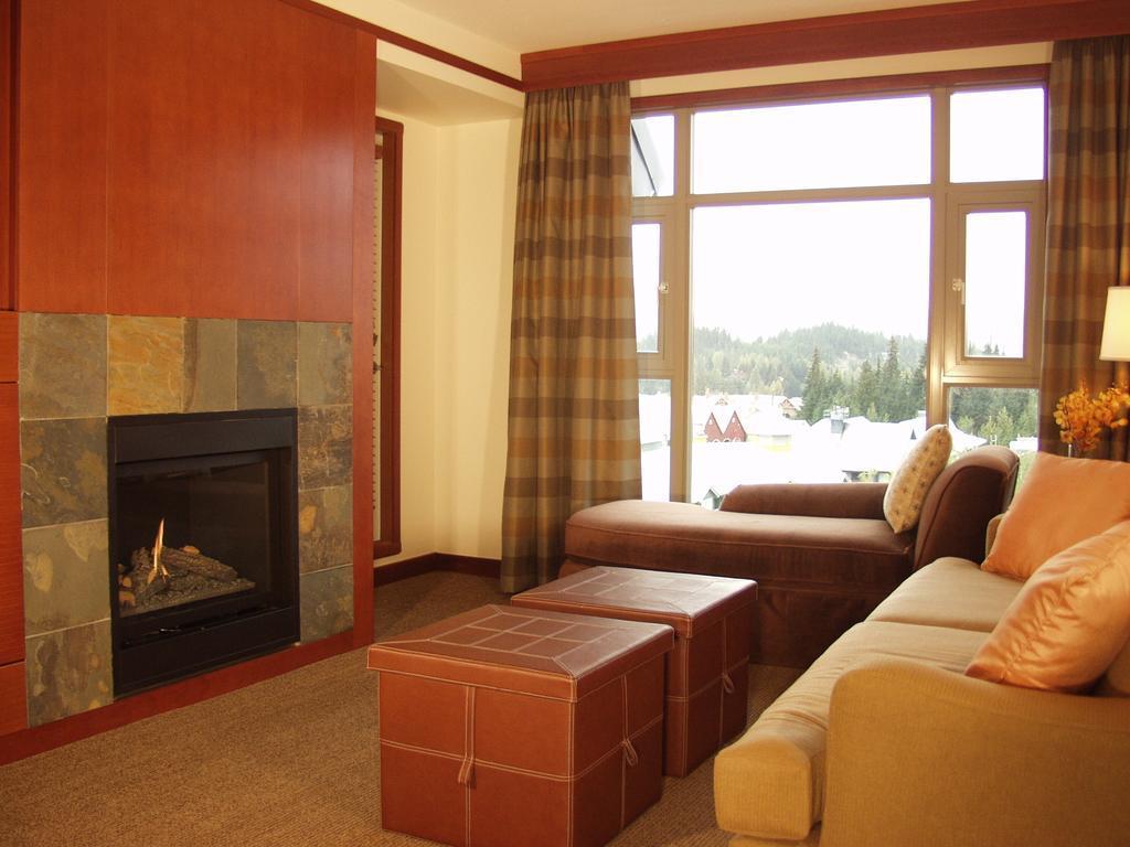 Pan Pacific Whistler Village Centre Exteriör bild